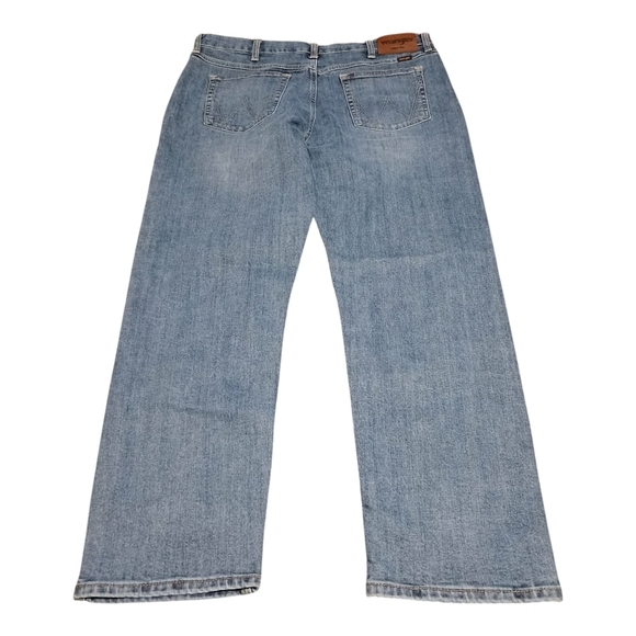 NWT Wrangler Men's Blue Jeans Regular Fit Straight Leg 36x29 - Picture 2 of 4